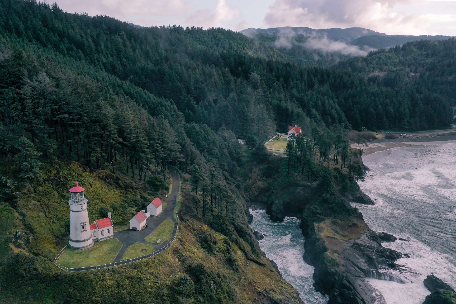 Heceta Head Lighthouse Sleep extraordinary on the Oregon Coast